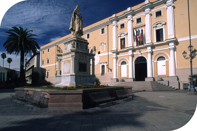 Piazza Eleonora ad Oristano, foto di Sardegna Turismo